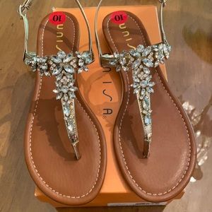 Unisa Unloyalty Sandal Size 10. Never worn. Gold